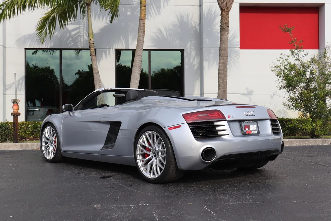 2015 Audi 42 R8 - Image 16 of 31