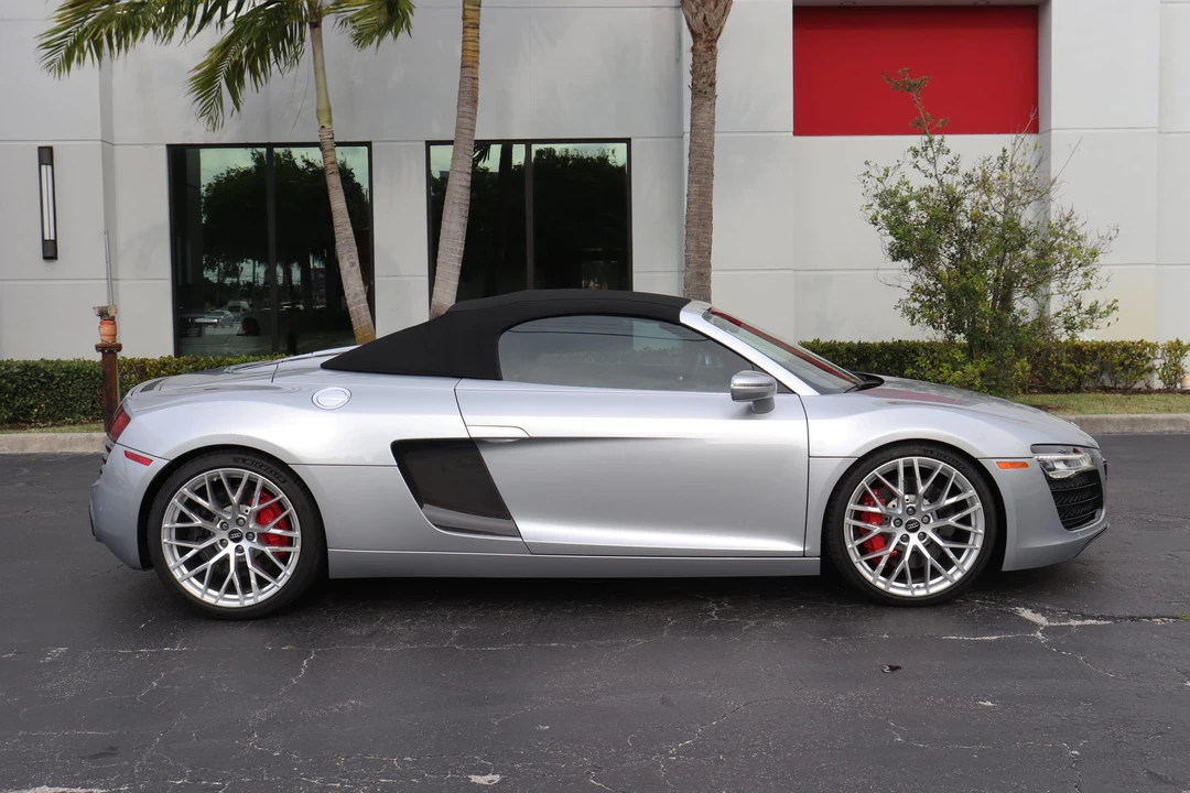 2015 Audi 42 R8 - Image 18 of 31