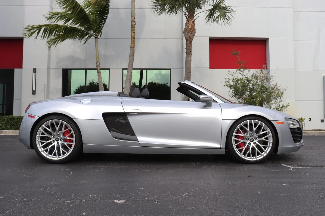 2015 Audi 42 R8 - Image 9 of 31