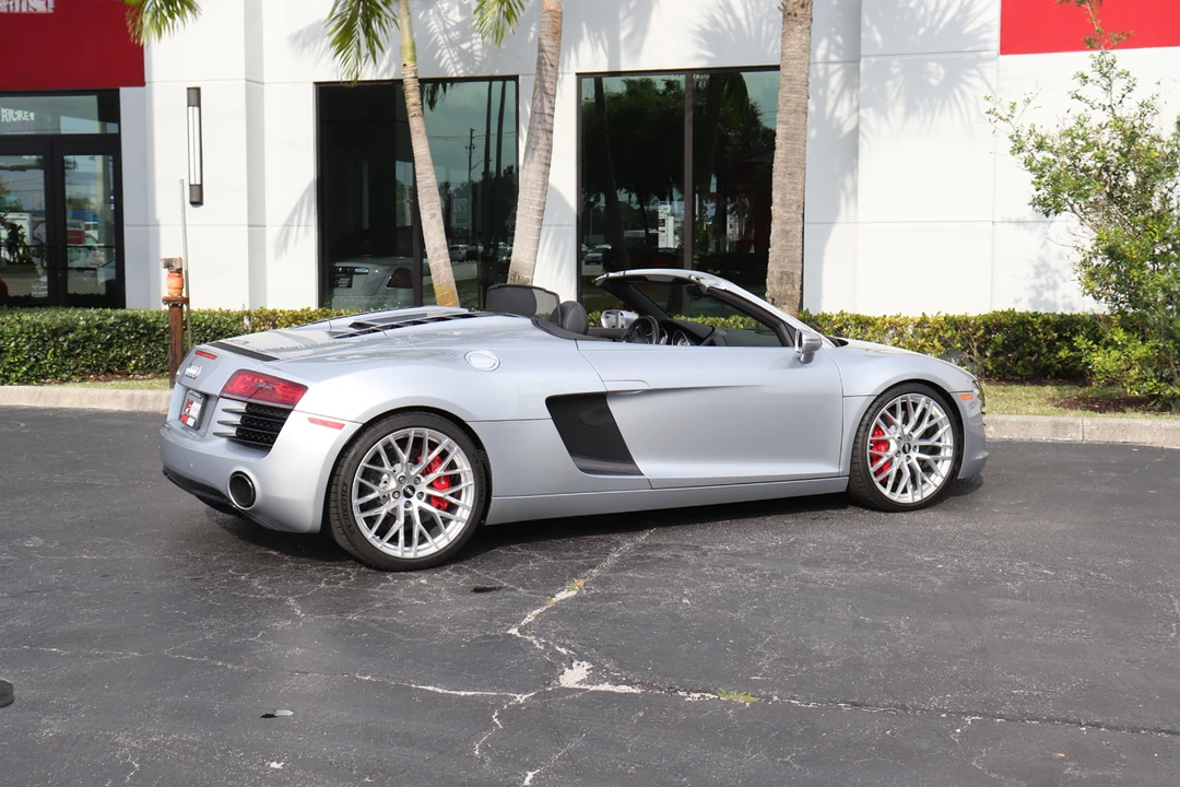 2015 Audi 42 R8 - Image 10 of 31