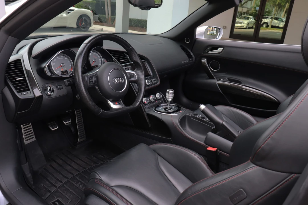 2015 Audi 42 R8 - Image 30 of 31
