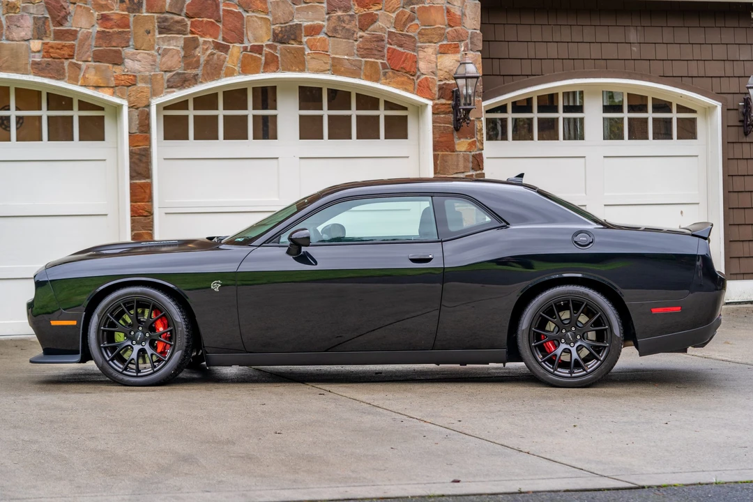 2015 Dodge Challenger SRT Hellcat 3rd Gen - Image 10 of 31