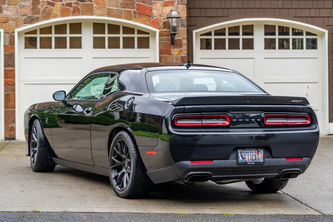 2015 Dodge Challenger SRT Hellcat 3rd Gen - Image 9 of 31