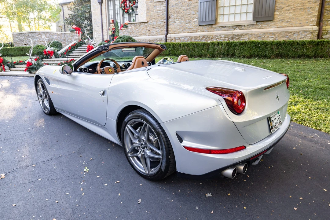 2015 Ferrari California T - Image 8 of 31