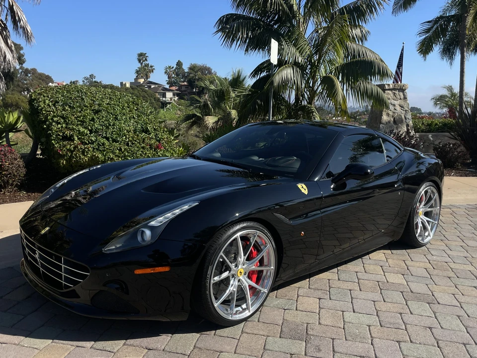 2015 Ferrari California T - Image 25 of 31