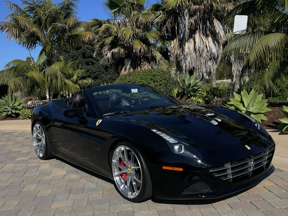 2015 Ferrari California T - Image 12 of 31
