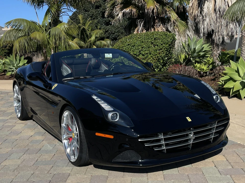 2015 Ferrari California T - Image 11 of 31