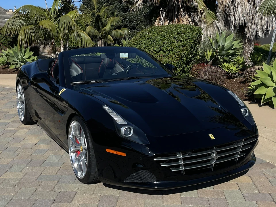 2015 Ferrari California T - Image 10 of 31