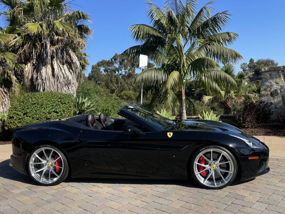 2015 Ferrari California T - Image 14 of 31