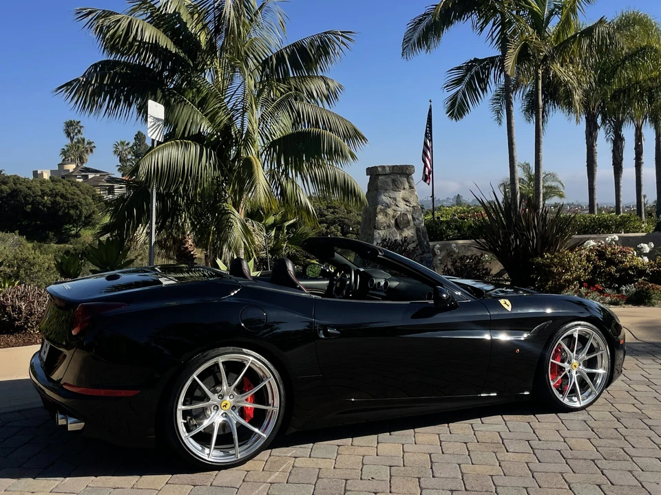 2015 Ferrari California T - Image 18 of 31