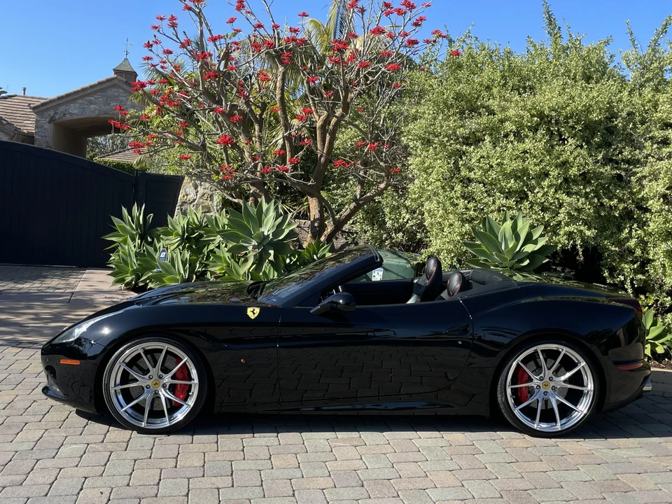 2015 Ferrari California T - Image 23 of 31