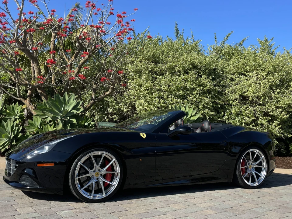 2015 Ferrari California T - Image 24 of 31