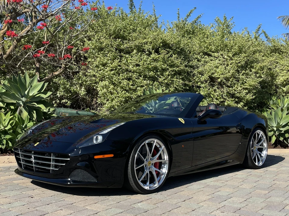 2015 Ferrari California T - Image 3 of 31