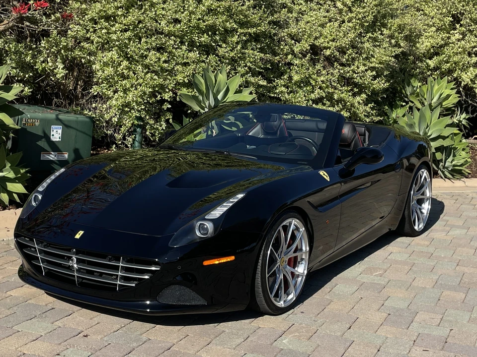 2015 Ferrari California T - Image 4 of 31