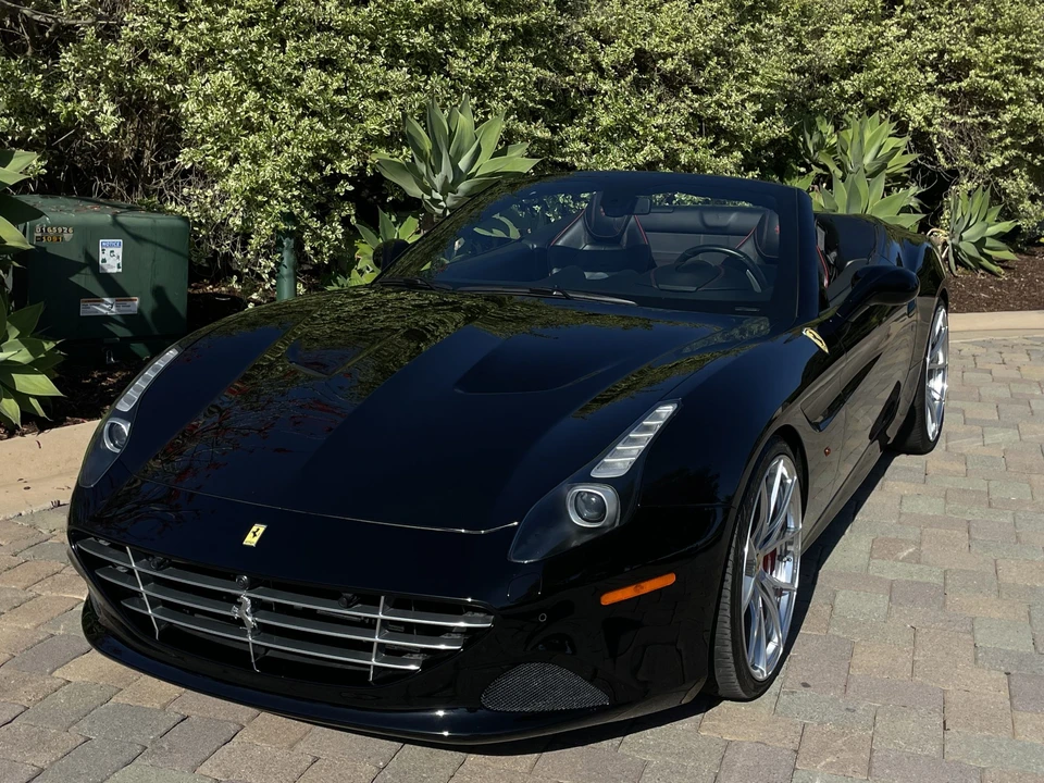 2015 Ferrari California T - Image 5 of 31