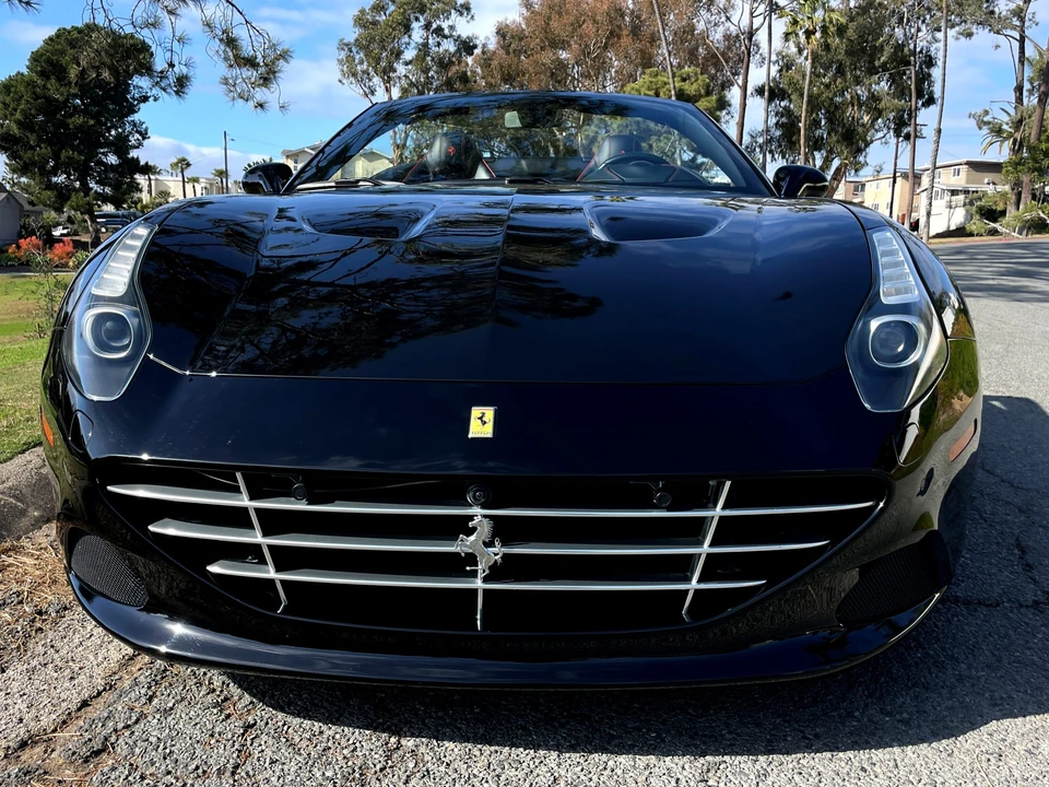 2015 Ferrari California T - Image 8 of 31