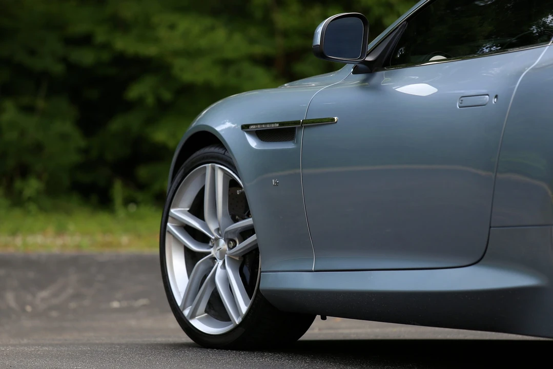 2016 Aston Martin DB9 - Image 26 of 31