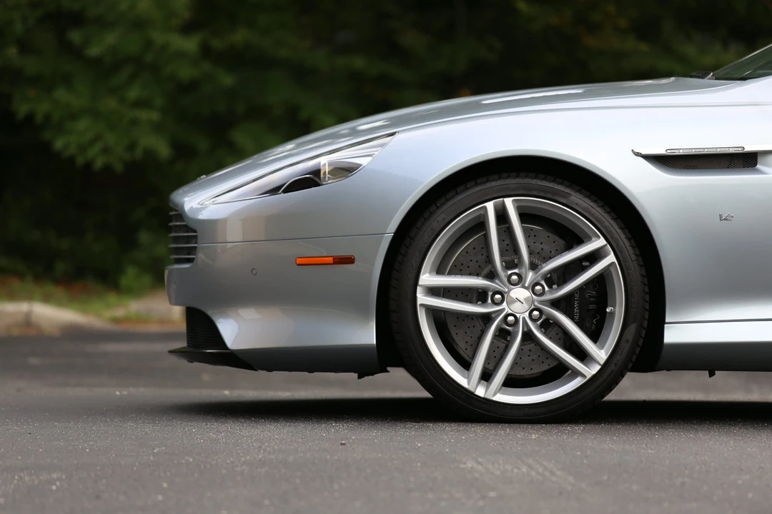 2016 Aston Martin DB9 - Image 20 of 31