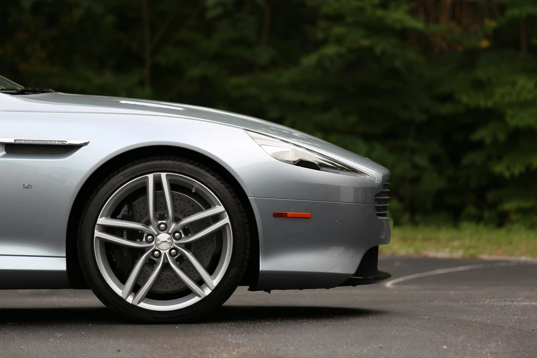 2016 Aston Martin DB9 - Image 23 of 31