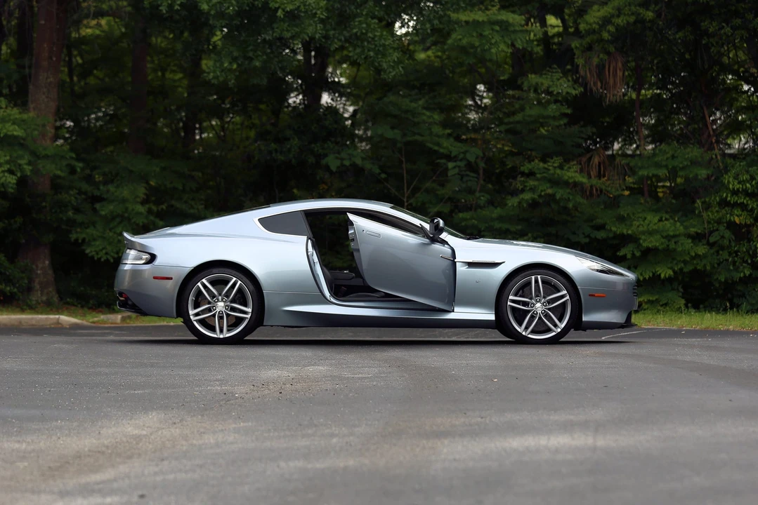2016 Aston Martin DB9 - Image 14 of 31