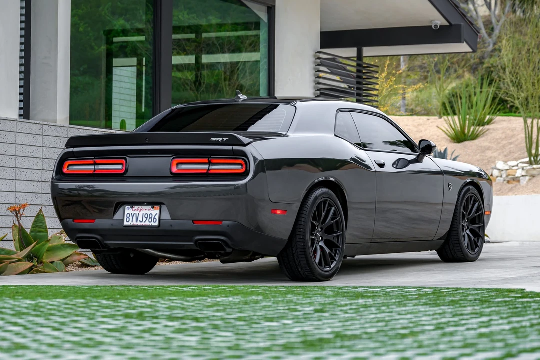 2016 Dodge Challenger SRT Hellcat 3rd Gen - Image 5 of 31