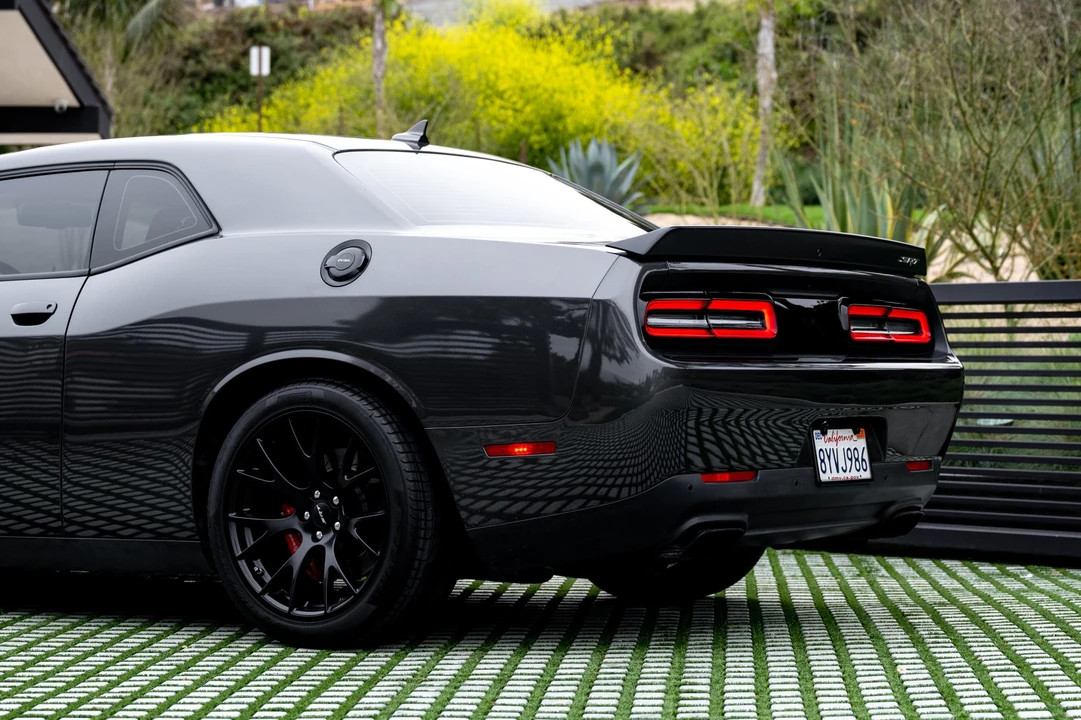 2016 Dodge Challenger SRT Hellcat 3rd Gen - Image 13 of 31