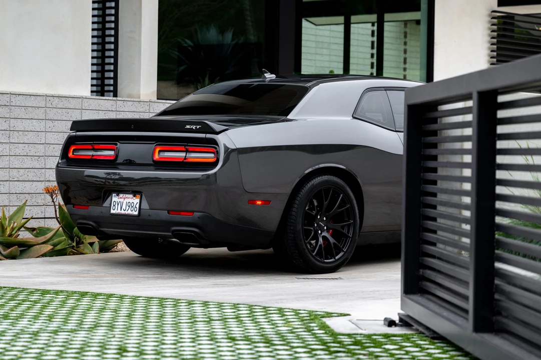 2016 Dodge Challenger SRT Hellcat 3rd Gen - Image 14 of 31