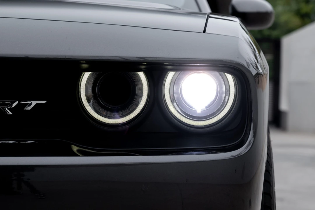 2016 Dodge Challenger SRT Hellcat 3rd Gen - Image 16 of 31