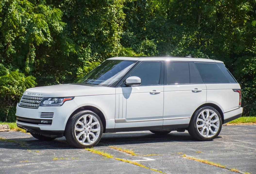 2016 Land Rover Range Rover L405 - Image 17 of 31