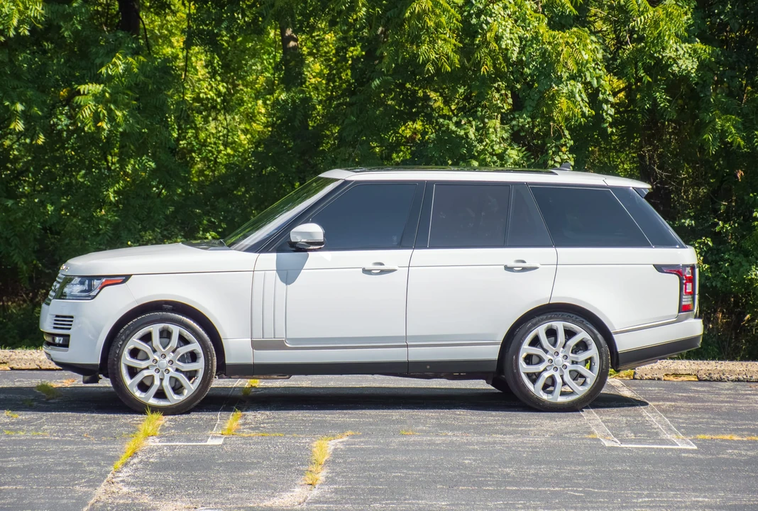 2016 Land Rover Range Rover L405 - Image 19 of 31