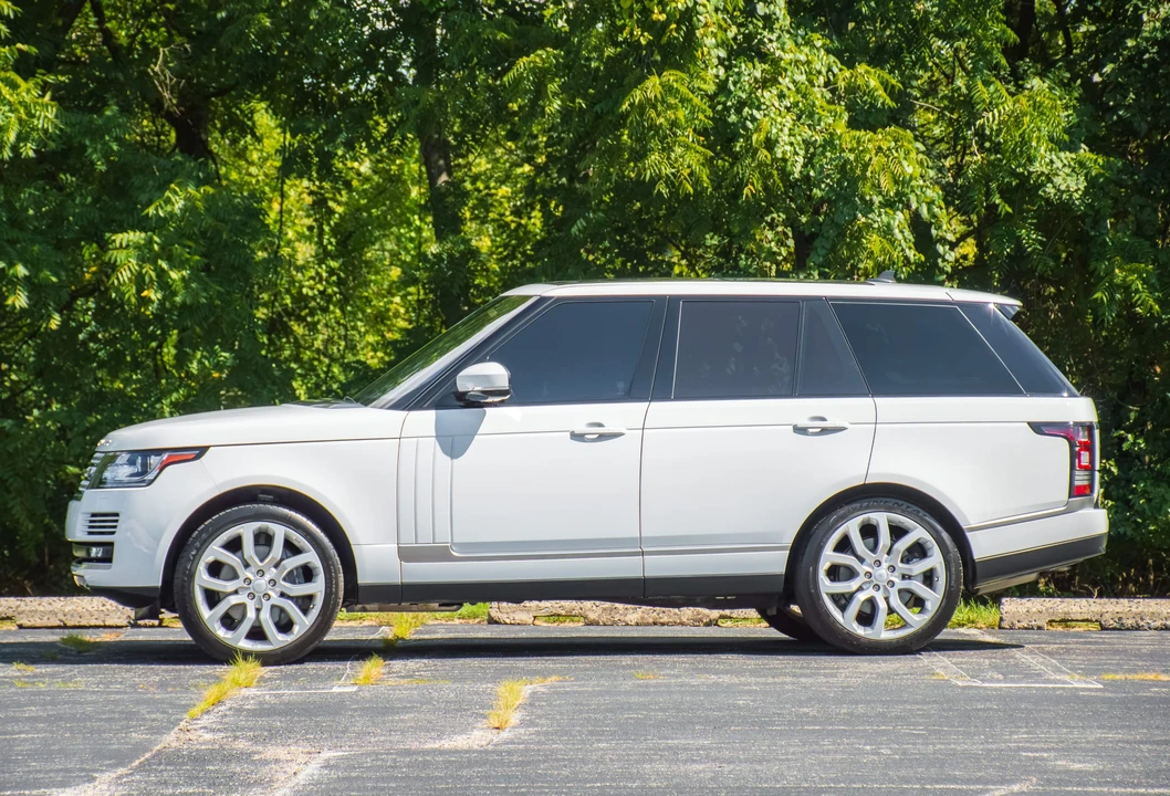 2016 Land Rover Range Rover L405 - Image 18 of 31
