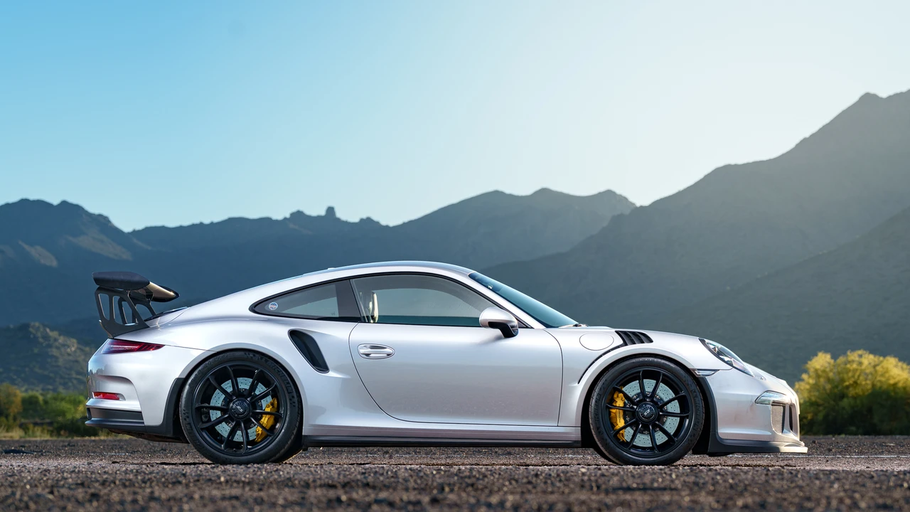 2016 Porsche 991 GT3 RS - Image 16 of 31