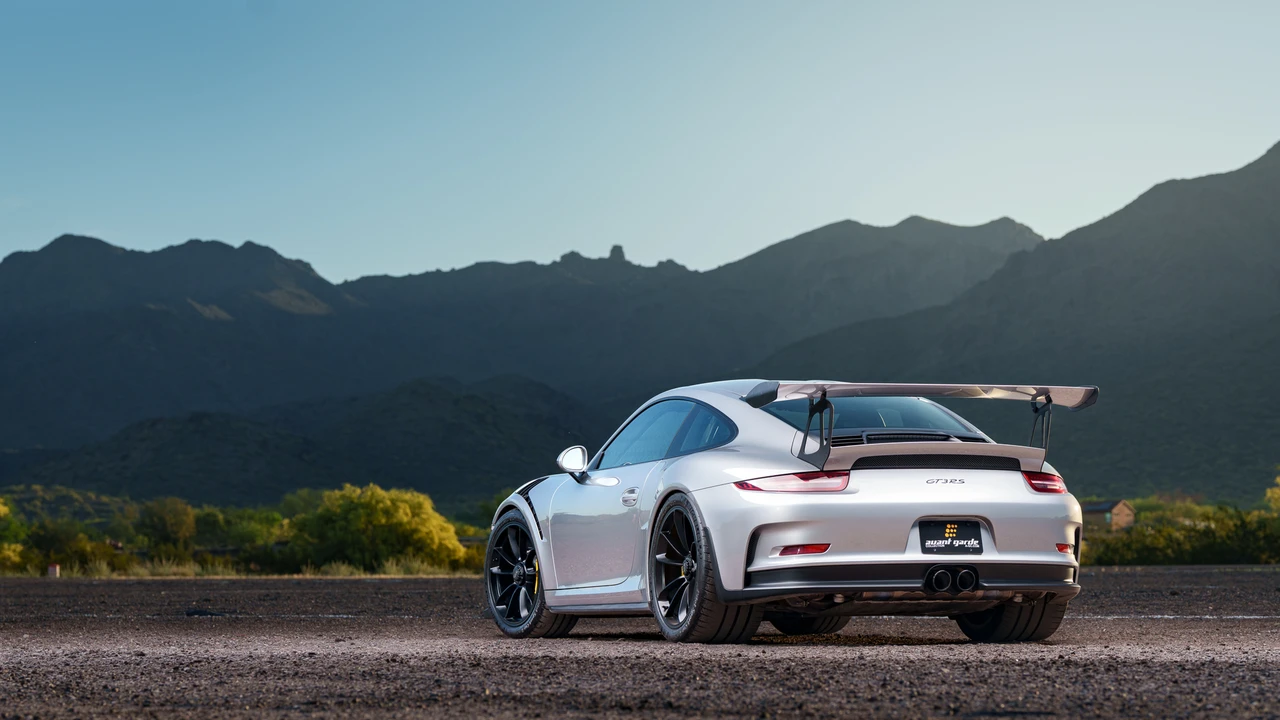 2016 Porsche 991 GT3 RS - Image 17 of 31