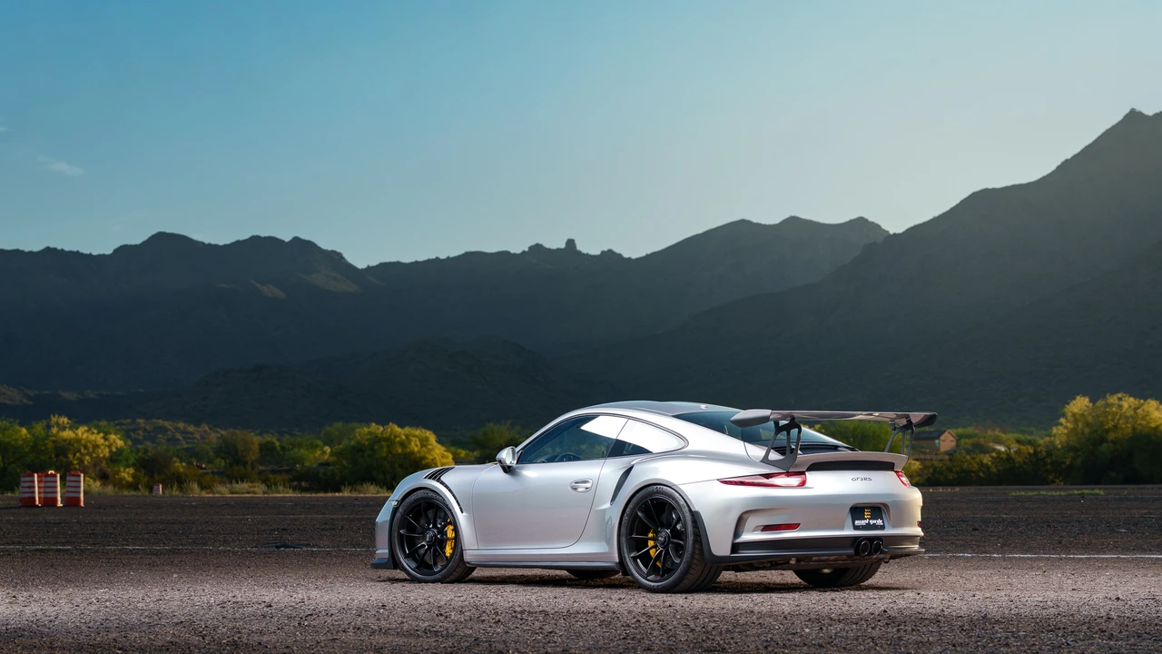 2016 Porsche 991 GT3 RS - Image 19 of 31