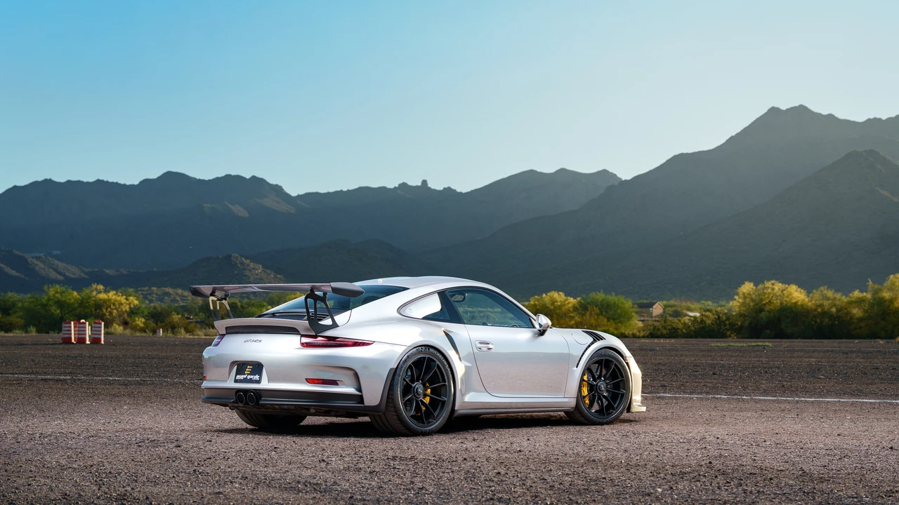 2016 Porsche 991 GT3 RS - Image 25 of 31