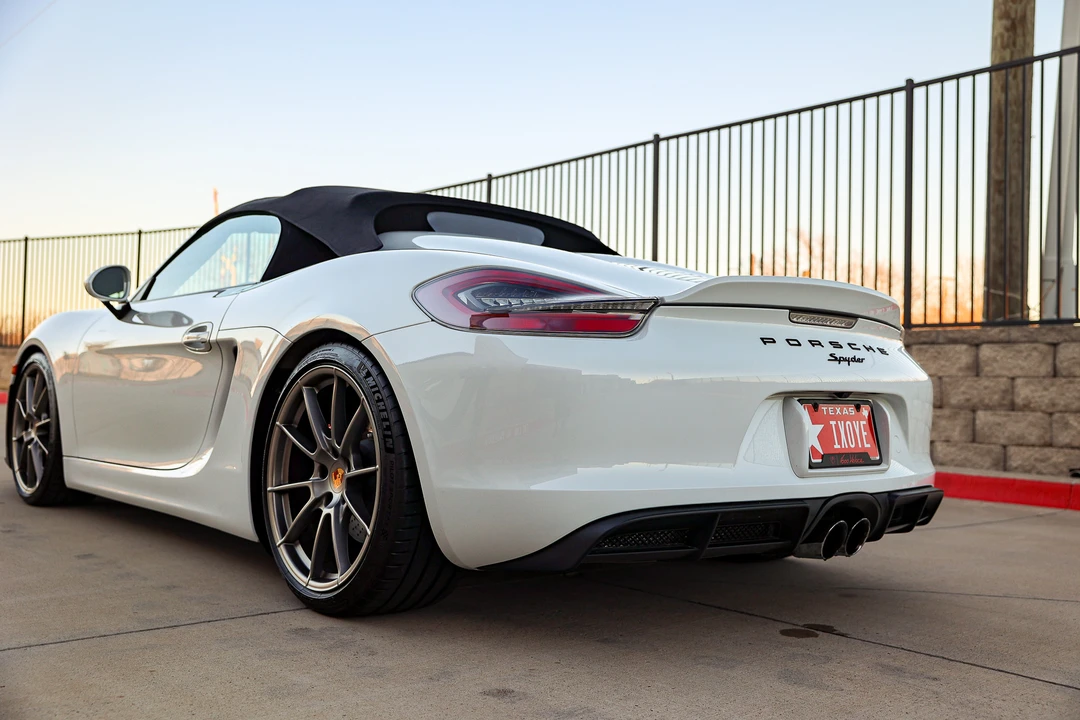 2016 Porsche 981 Boxster Spyder - Image 16 of 31