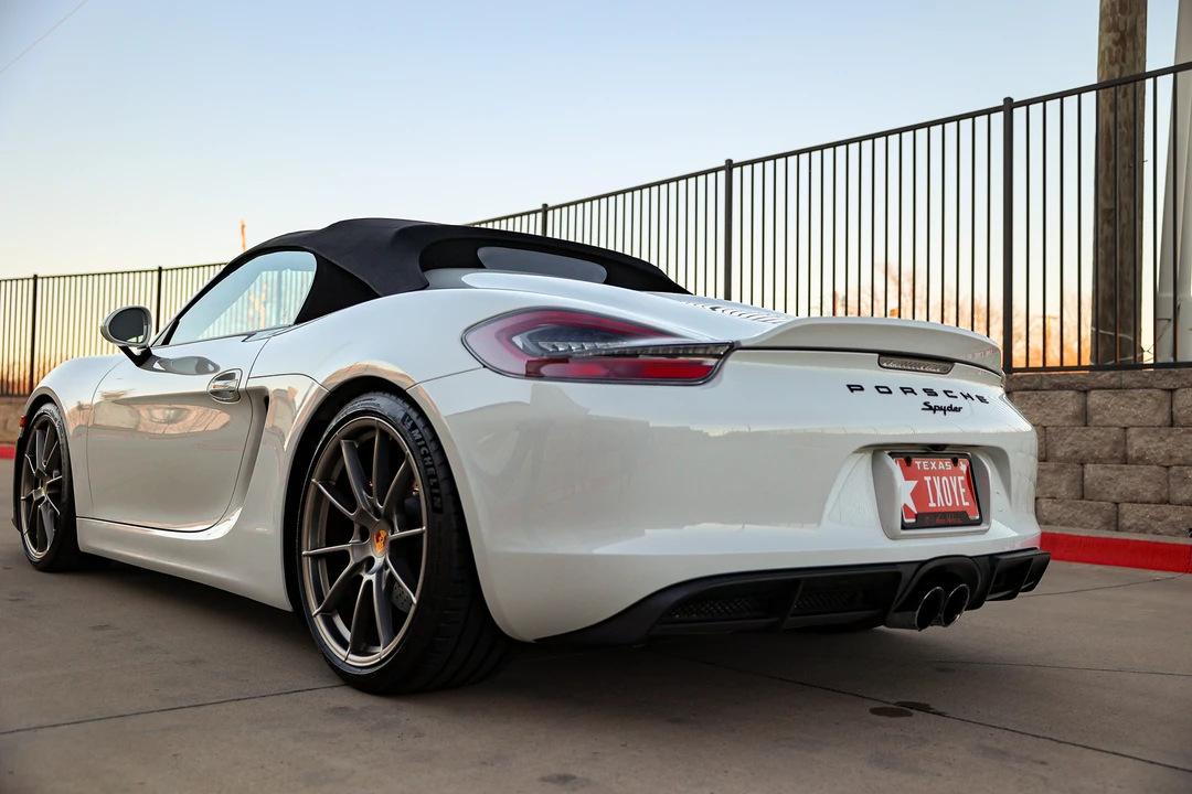 2016 Porsche 981 Boxster Spyder - Image 17 of 31