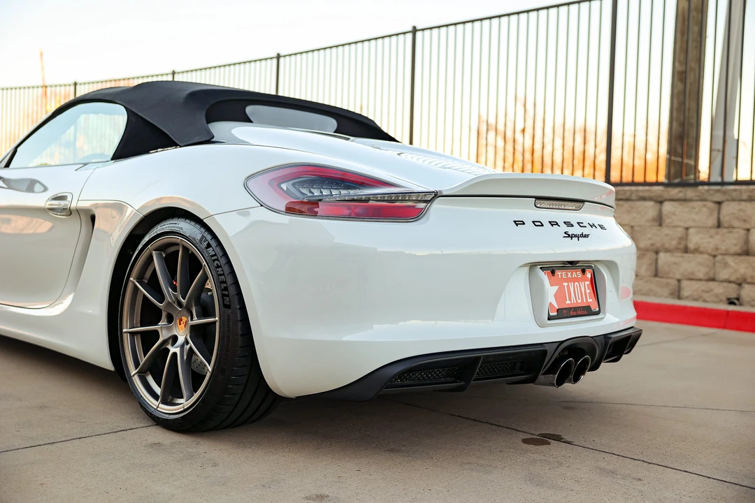 2016 Porsche 981 Boxster Spyder - Image 25 of 31