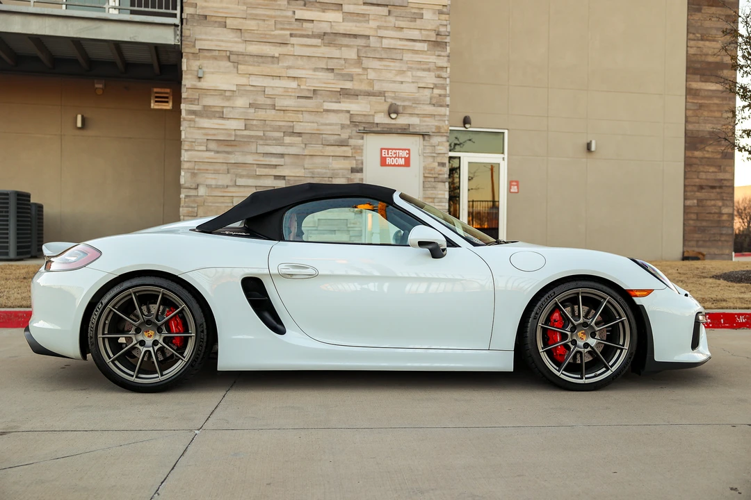 2016 Porsche 981 Boxster Spyder - Image 12 of 31