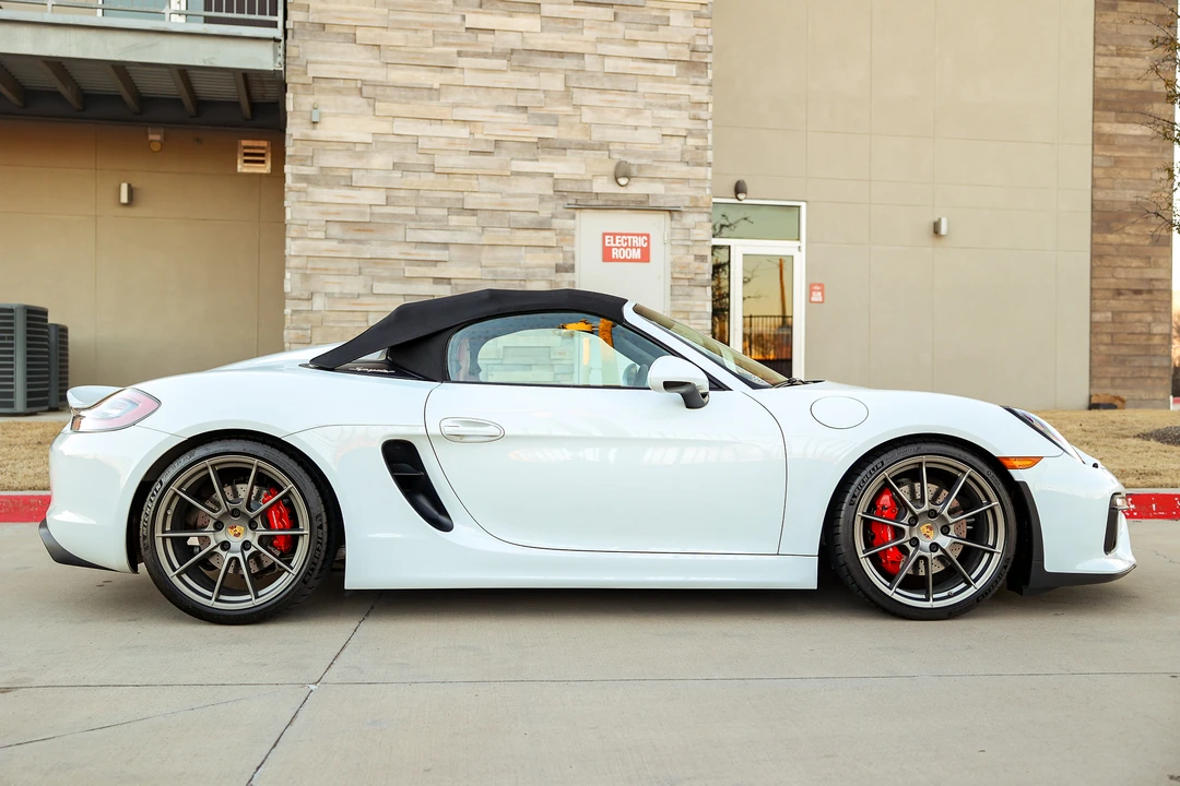 2016 Porsche 981 Boxster Spyder - Image 13 of 31