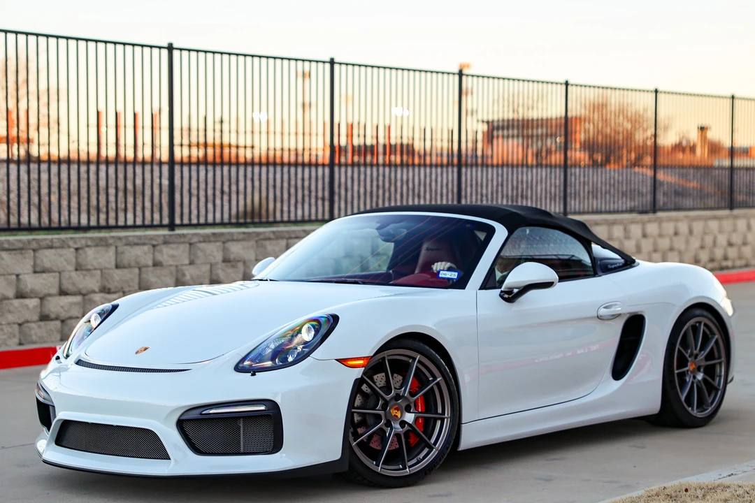 2016 Porsche 981 Boxster Spyder - Image 8 of 31