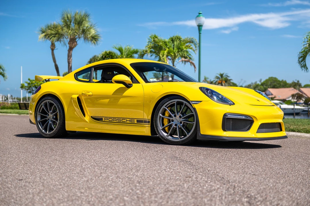 2016 Porsche 981 Cayman GT4 - Image 2 of 31