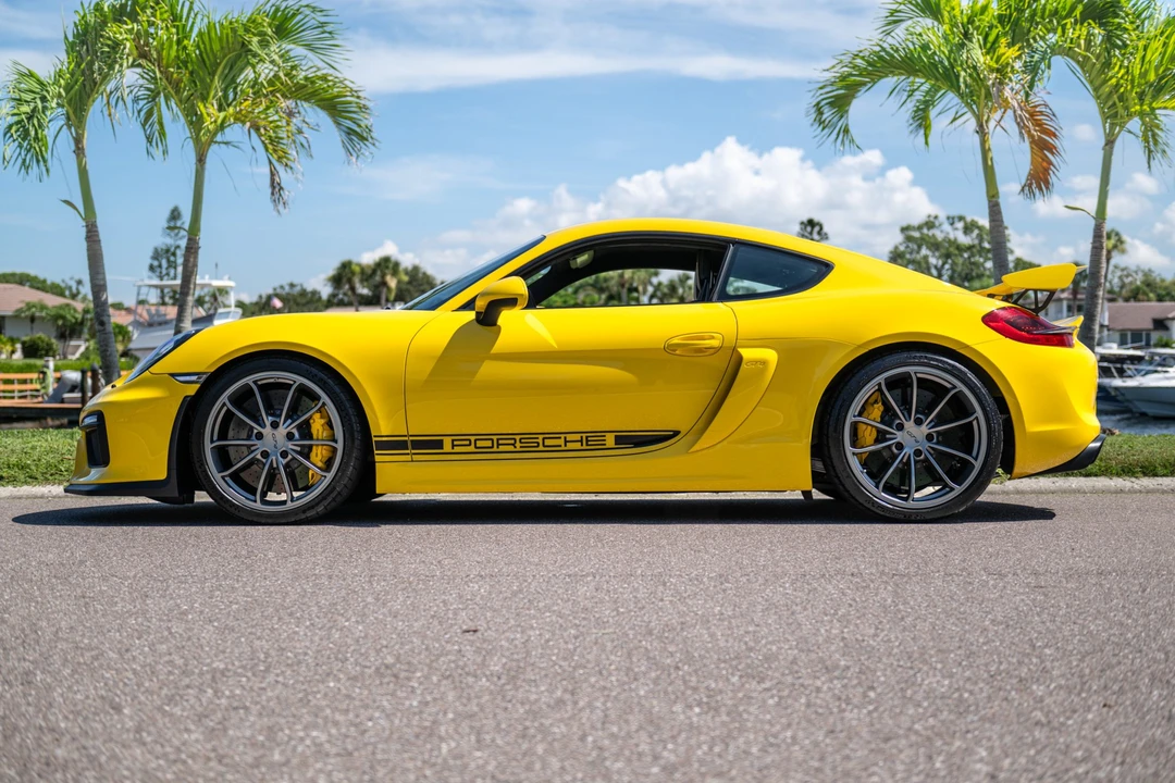 2016 Porsche 981 Cayman GT4 - Image 16 of 31