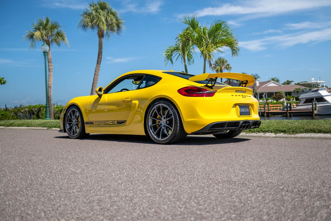 2016 Porsche 981 Cayman GT4 - Image 17 of 31