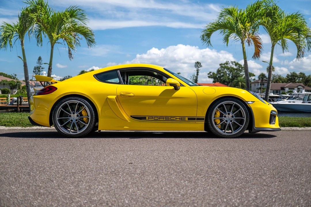 2016 Porsche 981 Cayman GT4 - Image 28 of 31