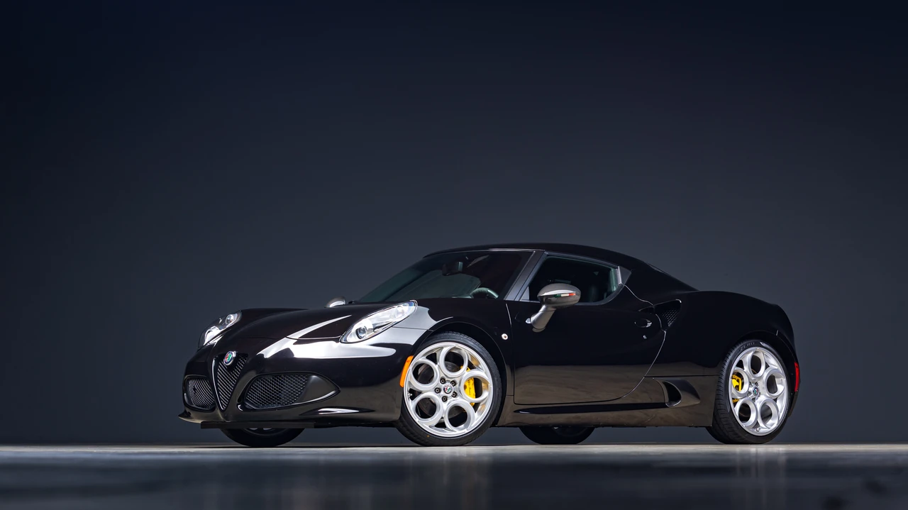 2017 Alfa Romeo 4C Coupe - Image 2 of 31