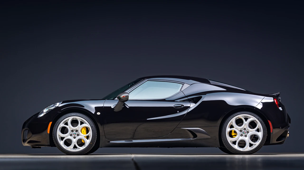 2017 Alfa Romeo 4C Coupe - Image 26 of 31