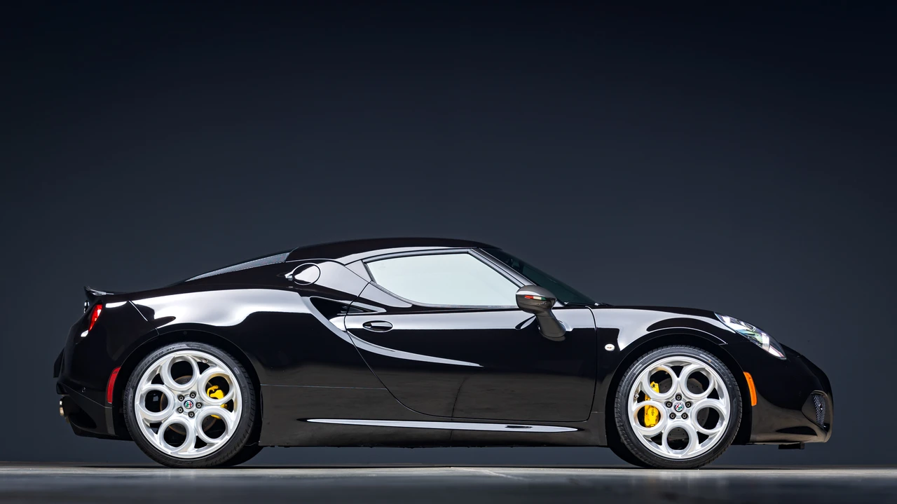 2017 Alfa Romeo 4C Coupe - Image 11 of 31