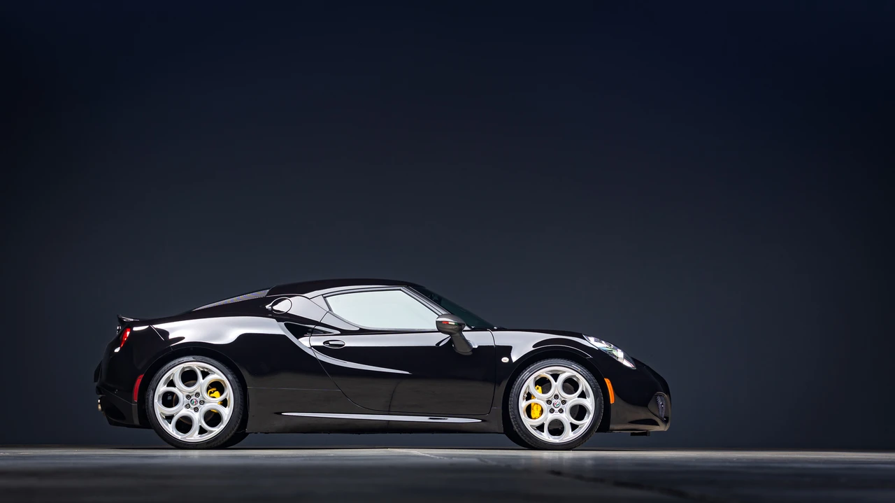 2017 Alfa Romeo 4C Coupe - Image 13 of 31