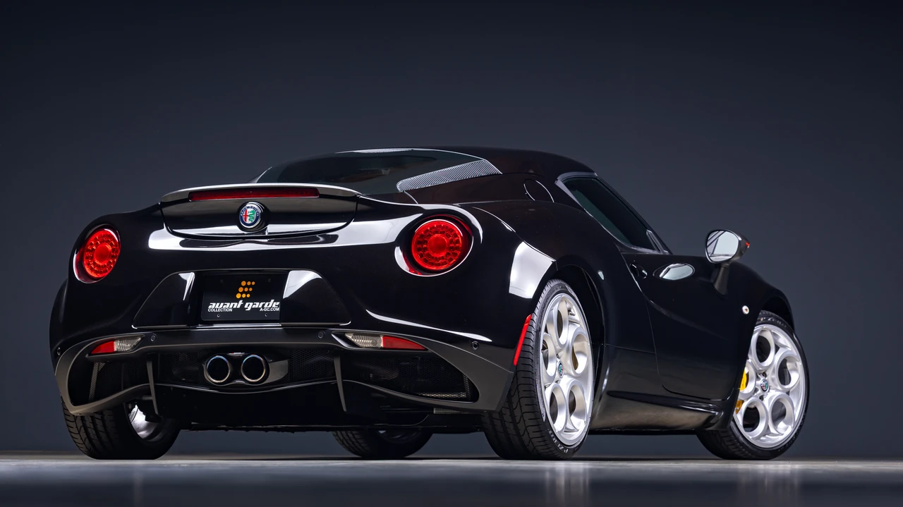 2017 Alfa Romeo 4C Coupe - Image 16 of 31